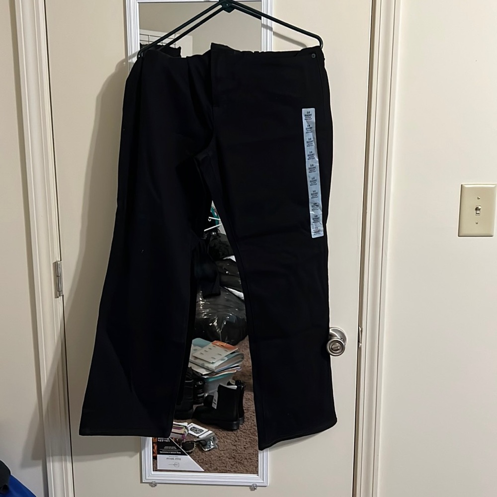 Old Navy Bootcut Short Kicker size 16 NWT